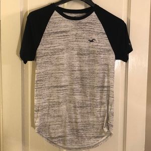 Hollister Curved Hem Crewneck tee heather gray